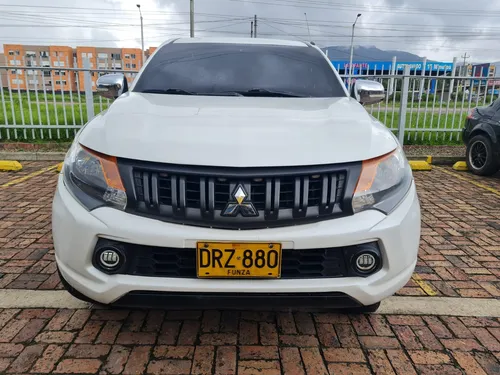 Mitsubishi L200 2.5cc MT AA 4X4