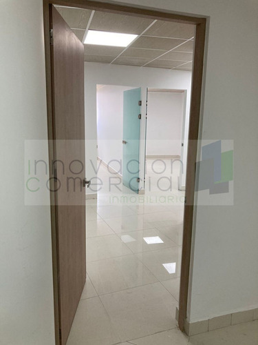 Consultorio En Venta Con Dos Privados Con Acabados.