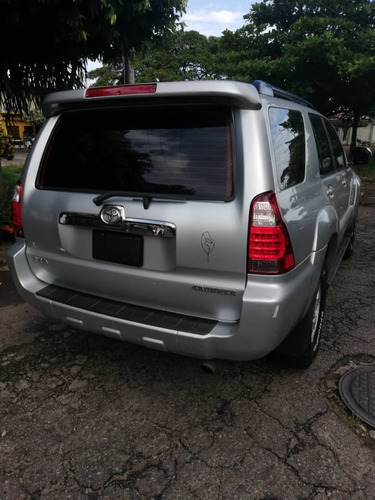 Camioneta 4runner 4x2