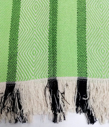 Poncho Artesanal Rombos Verde Manzana