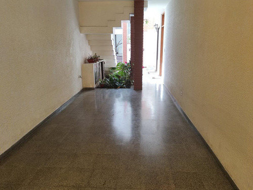 Imagen 2 de 25 de Venta Casa - Garage, Consultorio, 2/3 Dormis - 35 E/ 1 Y 2