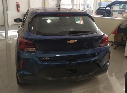 Imagen 8 de 24 de Chevrolet Onix 1.2 Lt Tech Nq
