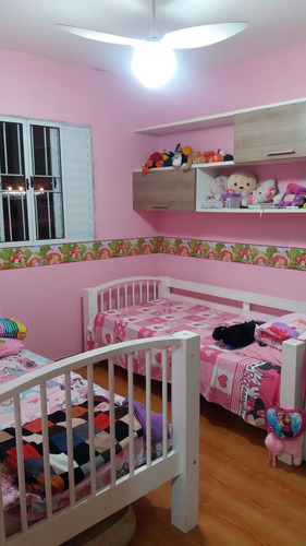 Casa Sobrado De 3 Quartos Com Garagem Bem Localizada