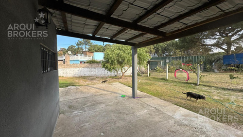 Casa De Tres Dormitorios En Alquiler En La Floresta