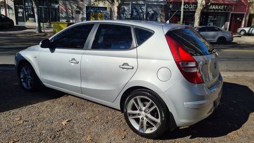 Imagen 2 de 8 de Hyundai I30 2.0 Gls Seg Premium L Manual