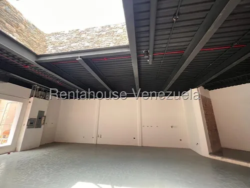 Local Comercial Big Ben En Los Palos Grandes. Cecilia Gutierrez. 25-18425