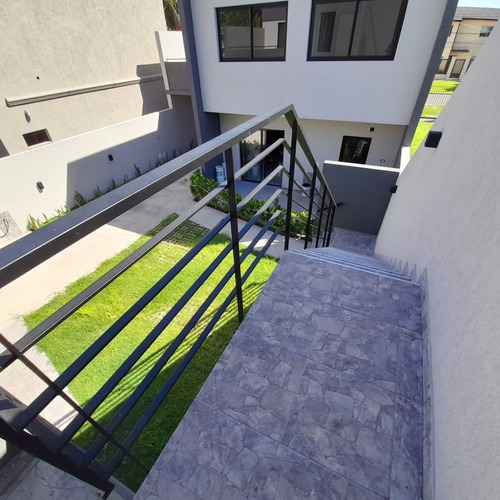 Imagen 6 de 14 de Venta Excelente Departamento De 3 Ambientes Patio Terraza Cochera A Estrenar Castelar