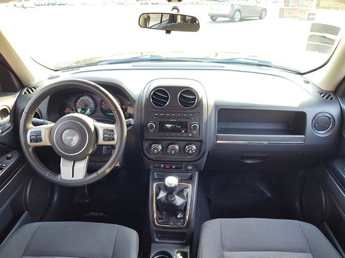 Imagen 23 de 25 de Jeep Patriot 2012 Sport 4x2 Abasto Motors