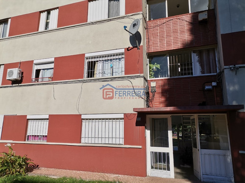 Vende Apartamento 2 Dormitorios Y Terraza - Acepta Banco