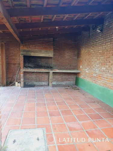 Casa En Manantiales- Ref: 1398