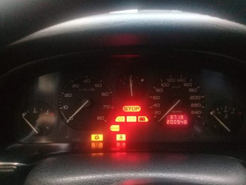 Imagen 10 de 13 de Peugeot 406 V6