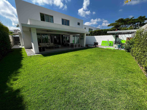 Imagen 10 de 23 de Luxury Casa En Santiago