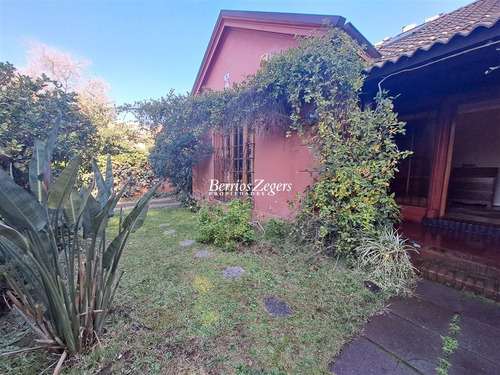 Casa En Venta De 5 Dorm. En Ñuñoa