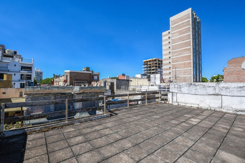Imagen 27 de 30 de Casa En Ph Con Pasillo De 3 Dormitorios En Venta Echesortu