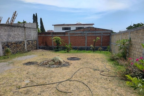 Se Vende Terreno Plano Con Construcción En Oaxtepec