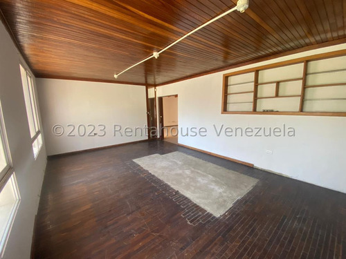 Excelente Casa Comercial En Alquiler Ubicada En Una De Las Principales Avenidas De La Ciudad Barquisimeto Jr
