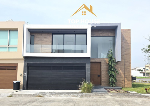 Casa En Venta En Residencial Las Palmas, Veracruz