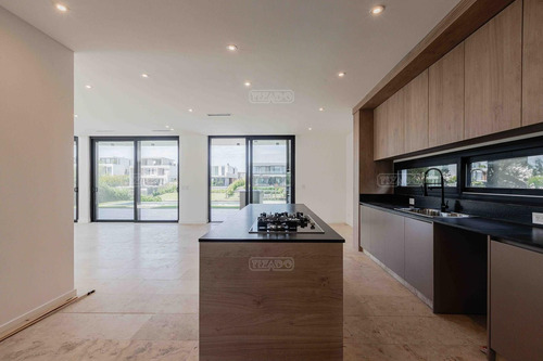 Casa En Venta En El Yacht, Nordelta, Tigre