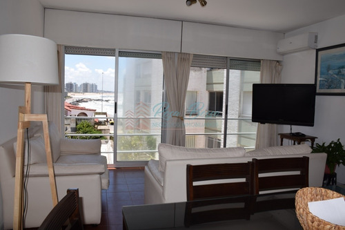 Apartamento En Peninsula, 2 Dormitorios *- Ref: 2774