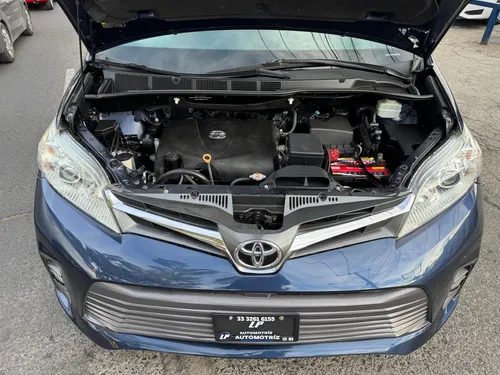Toyota Sienna 3.5 Xle At