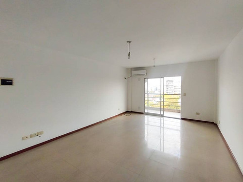 Imagen 2 de 18 de Venta De Departamento Con Cochera En Villa Pueyrredon