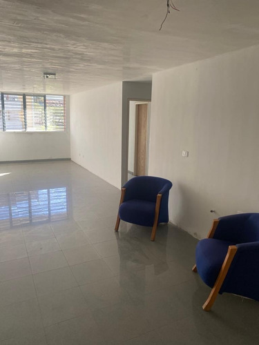Imagen 8 de 17 de Apartamento Con Adelanto A Estrenar
