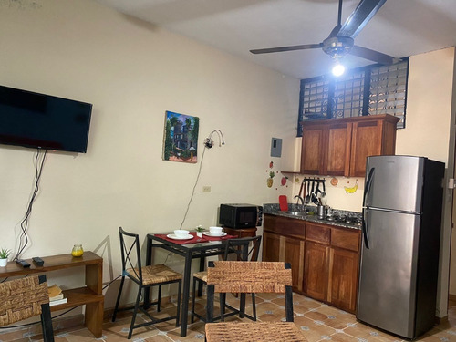 Alquiler Apartamento Amueblado De 2 Habitaciones Próximo Al Parque Independencia Y La Zona Colonial, Santo Domingo