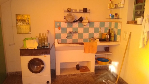 Importante Casa En Venta Con Local Comercial