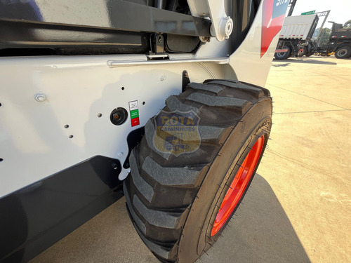 Bobcat S175 Mini Carregadeira Ano 2011 Super Conservada