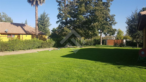 Casa En Venta De 4 Dorm. En Colina Las Brisas