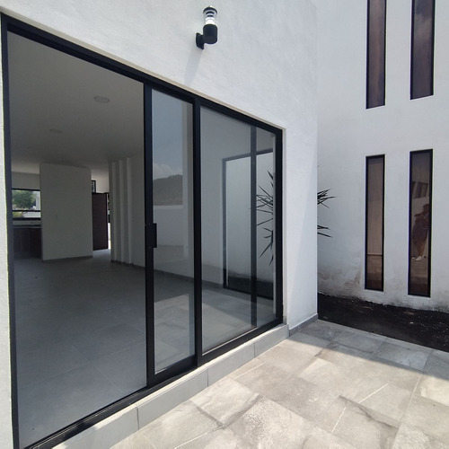 Casas En Venta En El Condado, Jardín, 3 Recamaras, Una En Pb, De Lujo !