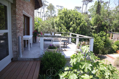 Imagen 17 de 19 de Casa De 4 Dormitorios Y Piscina A 100m Del Mar. Pinares, Punta Del Este