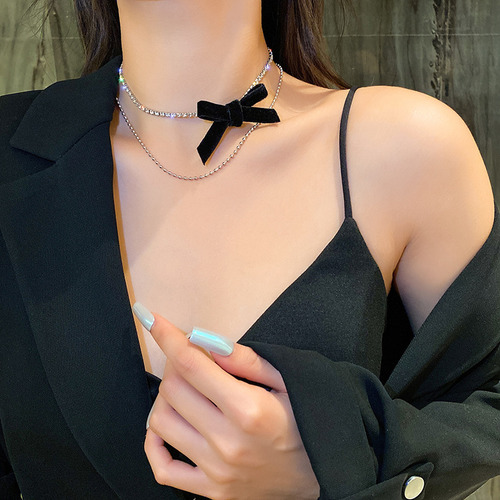 Choker De Terciopelo Doble Con Moño Y Cadena De Cristal