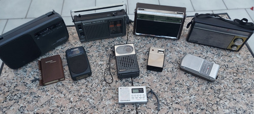 Radios Funcionando Sanyo National Y Otras Amarillo (Usado)