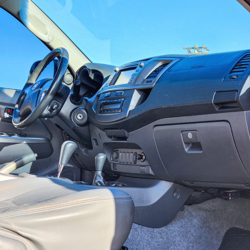 Imagem 8 de 11 de Toyota Hilux Srv 4x4 3.0 2013