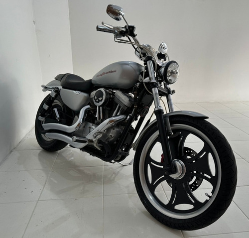 Harley Davidson Xl 883 Custom.