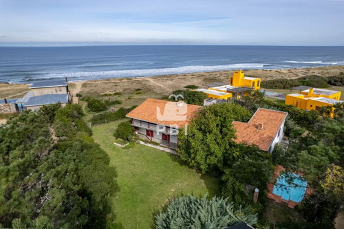 Casa En Primera Linea Al Mar, Bahía Del Pinar - Ref : Pbi12502