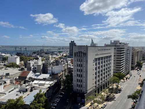 Excelente Planta Con Vistas Únicas