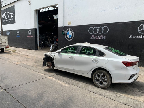 Imagen 1 de 12 de Kia Forte Sedan A/t 2.0 2020. Solo Por Partes Desarme De Ase
