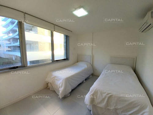 Imagen 13 de 20 de Venta Apartamento Esquinero Primera Línea Playa Mansa - Punta Del Este Mansa