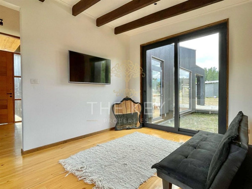 Casa En Arriendo De 3 Dorm. En Loncotraro, Villarrica.