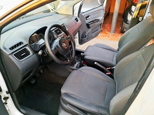 Imagem 9 de 21 de Volkswagen Fox Trend 1.6 8v Flex 4 Portas Impecável!!!