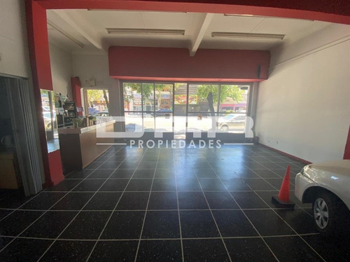 Imagen 3 de 8 de Local - Alberdi 4700