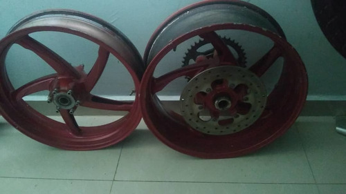 Imagen 2 de 2 de Rines Benelli Tnt