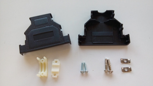 Imagem 1 de 1 de Kit Capa Plastica Para Conector Db25 Parafuso Curto 20 Peças
