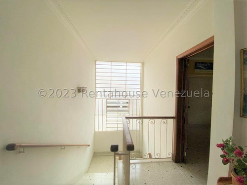 Casa En Venta En La Florida Caracas 2 Niveles Terraza Vista Al Avila