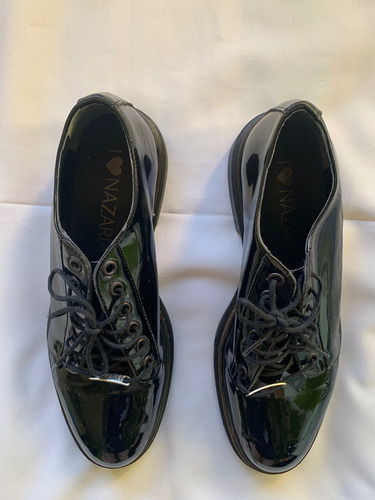 Zapatos De Charol Nazaria Negro 40 (Usado)