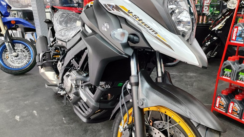 Moto Suzuki V-strom 650