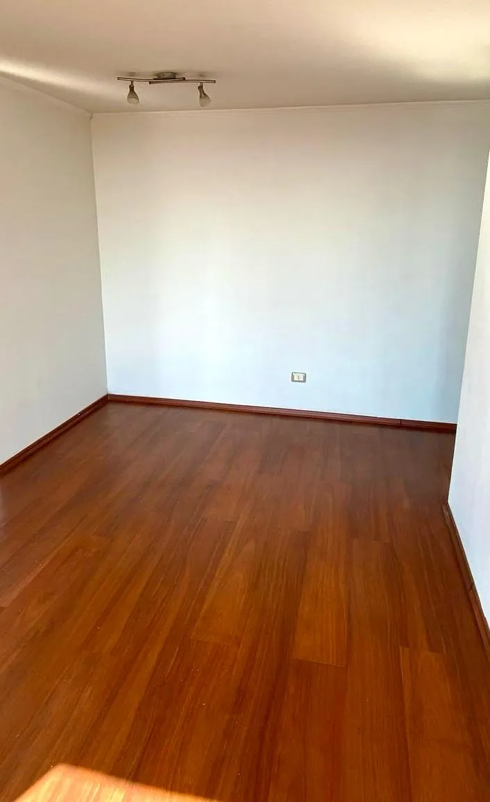 Imagen 4 de 17 de 2d/2b Piso 27 Con Vista Despejada | Metro Moneda