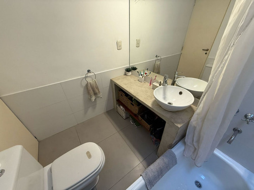 Casa En Un Planta Con Excelente Jardín!! Excelente Distribución